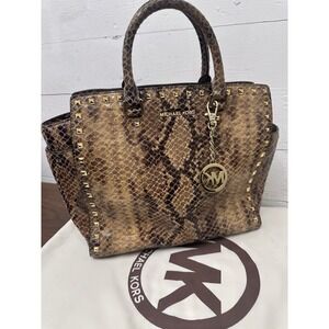 MICHAEL KORS LARGE SELMA  Studded Python in Sand PURSE BEADED With Silk Bag